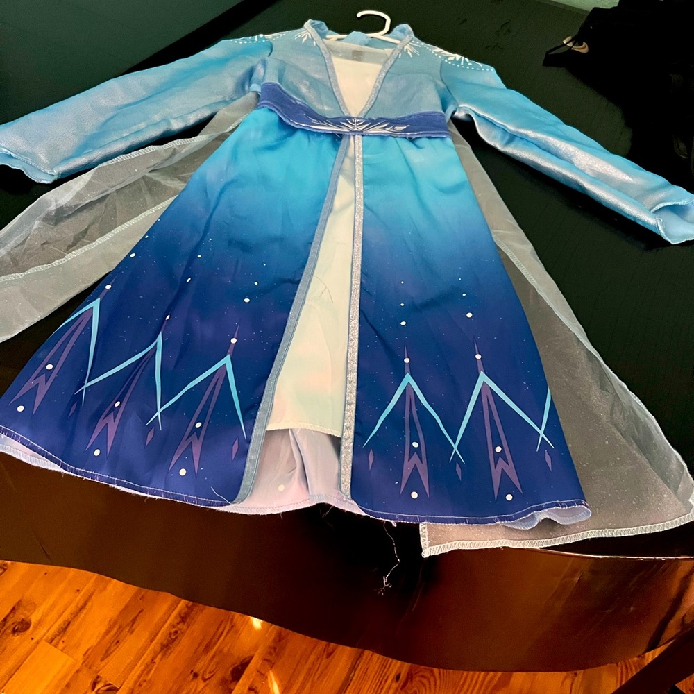 💙💙Disney princes 🫅 size 4-6x girls 💙💙